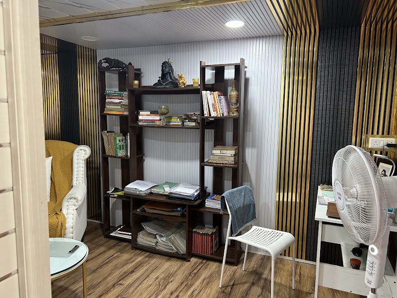 clinical psychologist ,raipur - Psychologist in Samta Colony, Raipur (Photo by Ela Gupta)