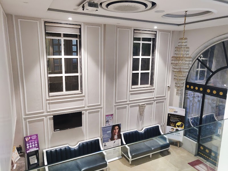 Dr. Anubhuti Upadhyay | Merry Minds | Best Lady Psychiatrist | Sexologist in Indore