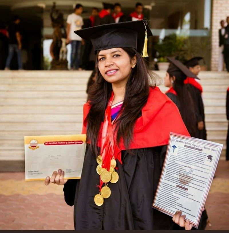 Dr. Apurva Tiwari: Best Female Psychiatrist in Indore | De-Addiction Clinic - Psychologist in Old Palasia, Indore (Photo by Dr. Apurva Tiwari)