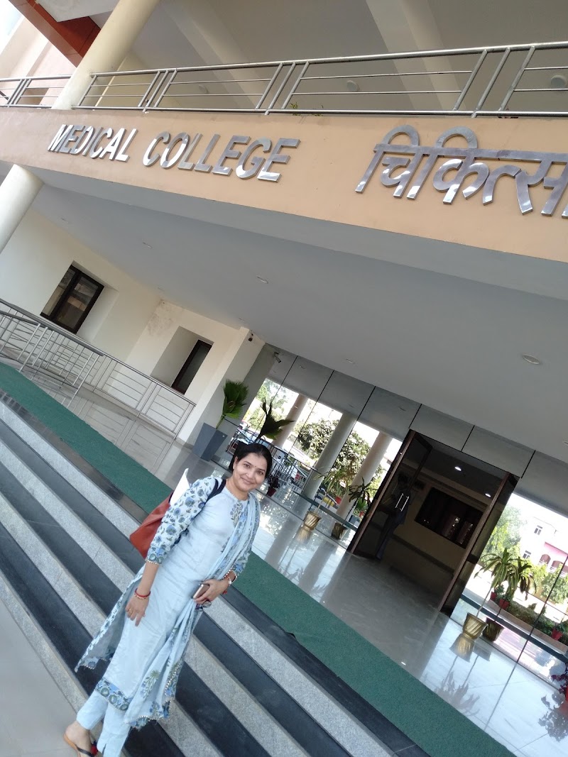 Dr Mamta Jain ( Gold Medalist)